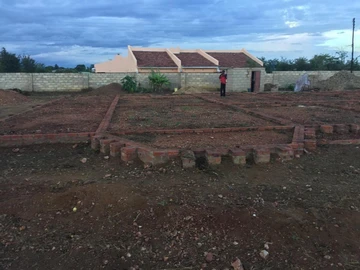 Spacious stand, ready to build in kwekwe