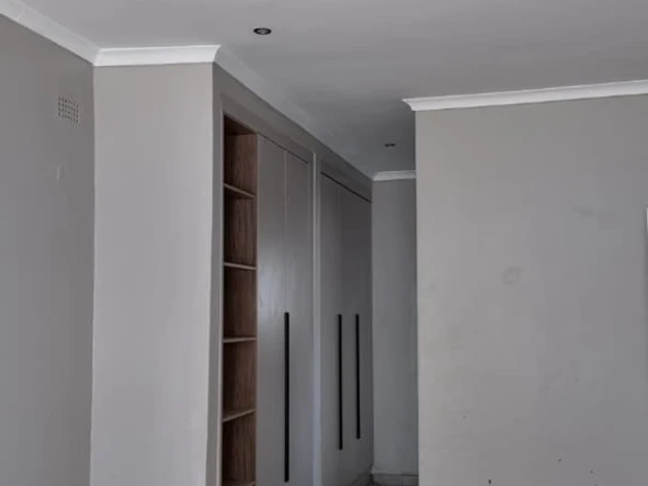 3 Bedroom Flat & Apartment