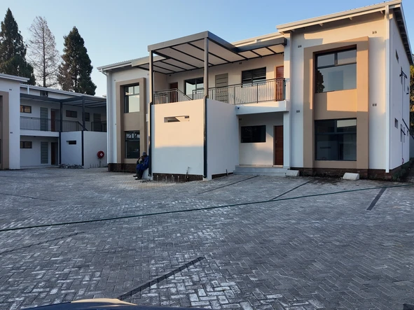 2 Bedroom Flat & Apartment