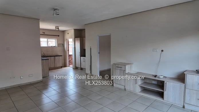 Neat 3 Bed Flat In Marborough To Rent 