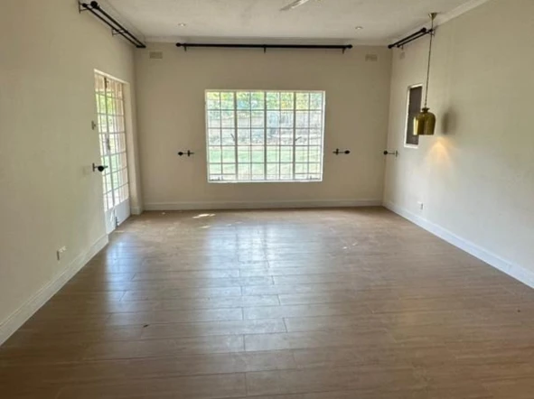 3 Bedroom Flat & Apartment