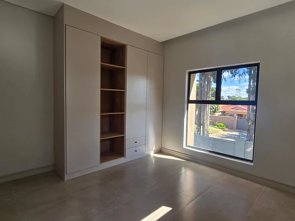 3 Bedroom Flat & Apartment