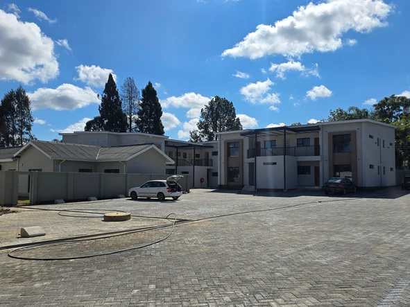 3 Bedroom Flat & Apartment