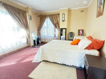 6 Bedroom House