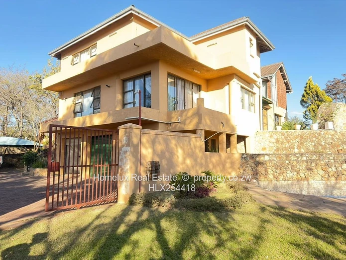 Breathtaking mansion in Glen Lorne