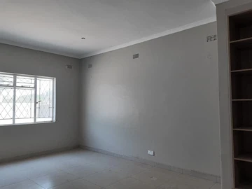 3 Bedroom Flat & Apartment