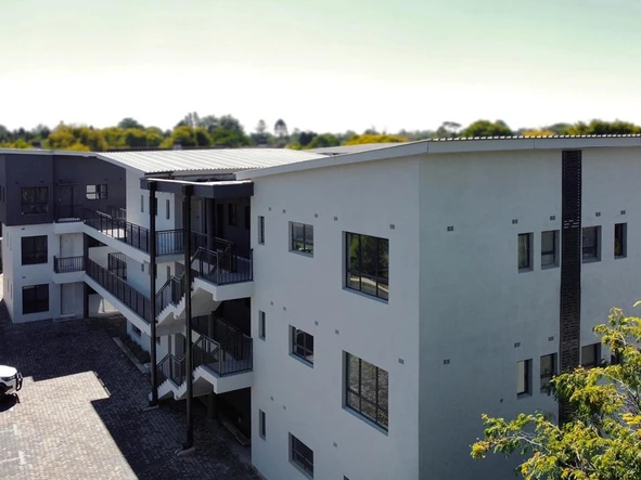 2 Bedroom Flat & Apartment