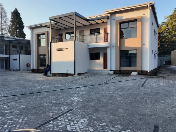 2 Bedroom Flat & Apartment