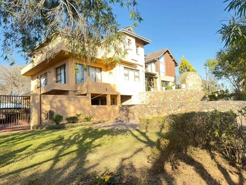 6 Bedroom House