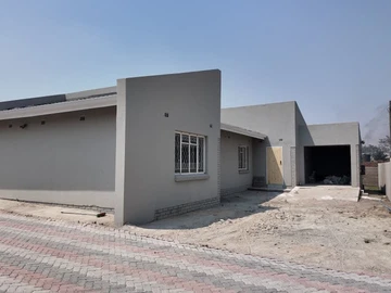 3 Bedroom Flat & Apartment