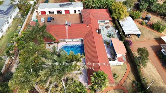 Boscobel Drive East – Luxury 4-Bedroom Family Home on 1 Acre