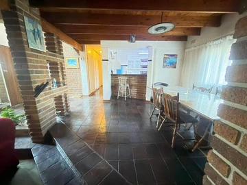 6 Bedroom House