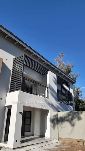 Stylish Furnished 3-Bed Unit in Highlands, Minutes from Highland Park