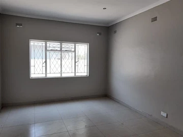 3 Bedroom Flat & Apartment