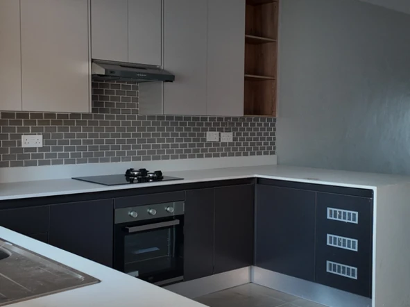 2 Bedroom Flat & Apartment