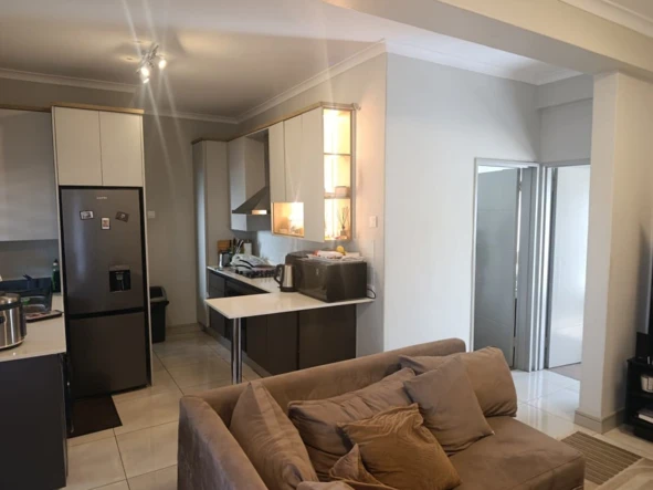 2 Bedroom Flat & Apartment