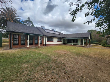 Beautiful 5 Bed Home ( for the 1st of August )