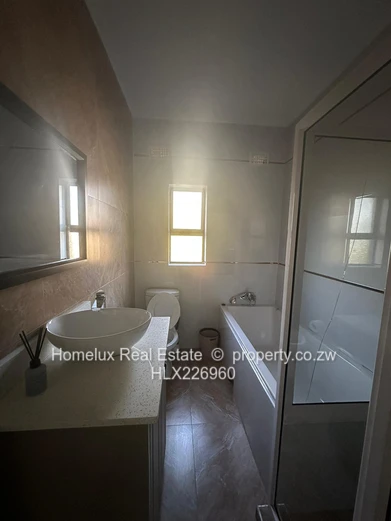 Reduced to go!!! - A Rare Find: 2-in-1 Apartment in Marlborough