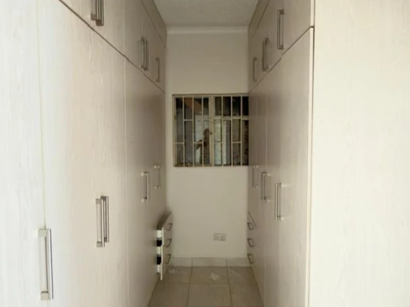 7 Bedroom House