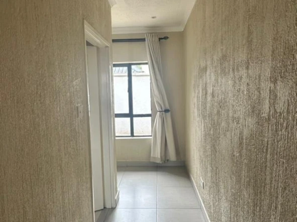 3 Bedroom Flat & Apartment
