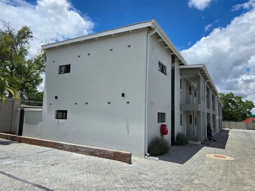 2 Bedroom Flat & Apartment