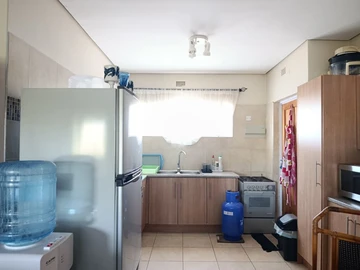 3 Bedroom Flat & Apartment