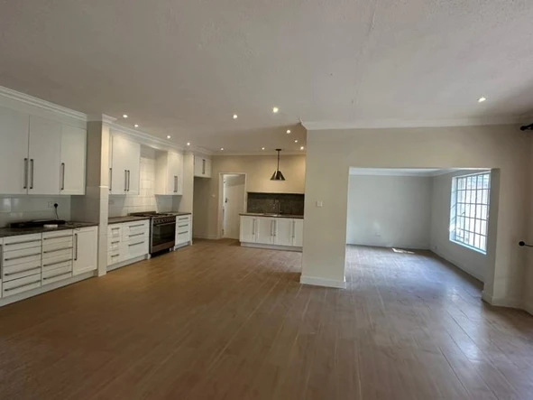 3 Bedroom Flat & Apartment