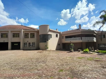 6 Bedroom House
