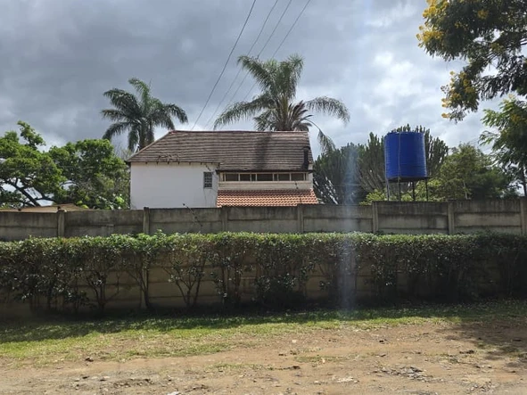 6 Bedroom House