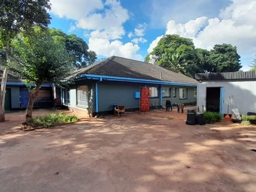 6 Bedroom House