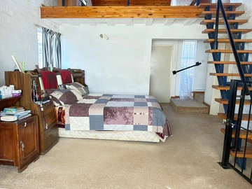 6 Bedroom House