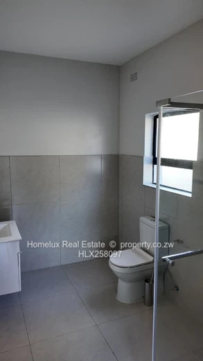 Stylish Furnished 3-Bed Unit in Highlands, Minutes from Highland Park