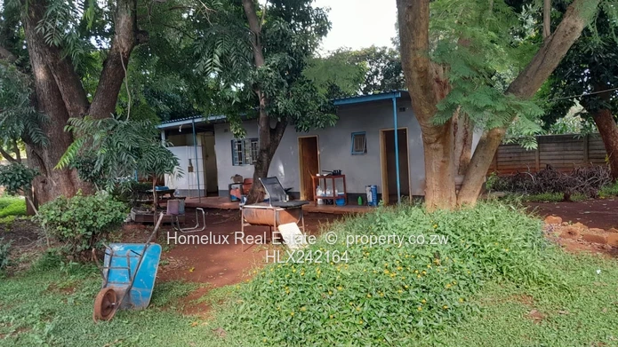 6 bedroom house available for rent in Mt Pleasant