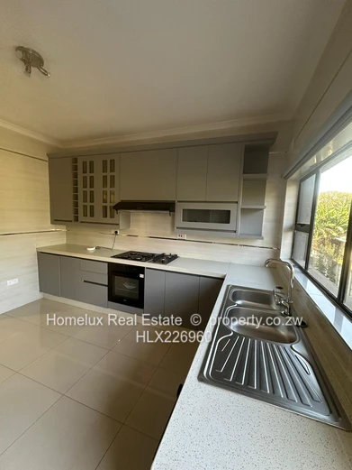 Reduced to go!!! - A Rare Find: 2-in-1 Apartment in Marlborough