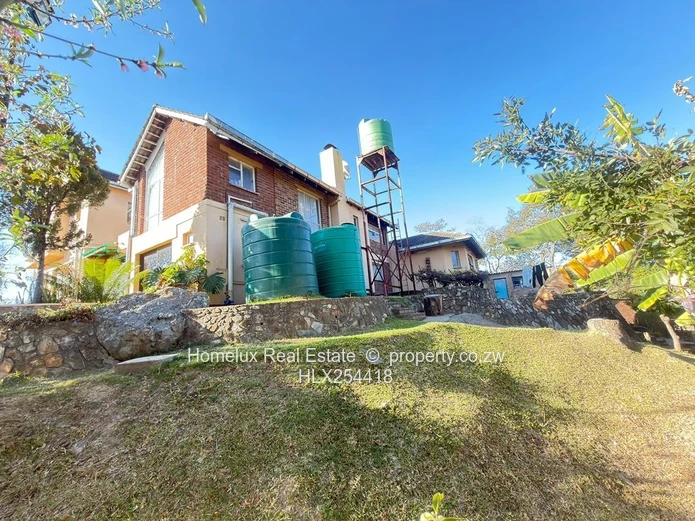 Breathtaking mansion in Glen Lorne