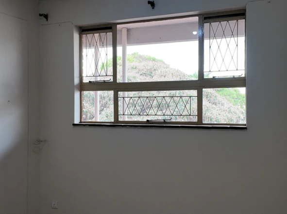 2 Bedroom Flat & Apartment