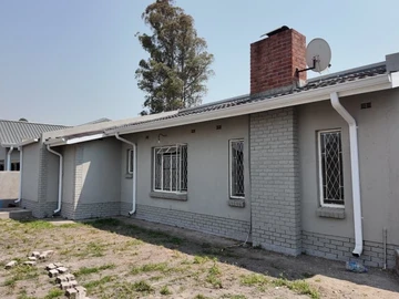 3 Bedroom Flat & Apartment