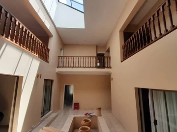 6 Bedroom House