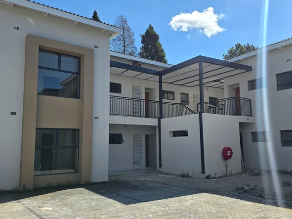 3 Bedroom Flat & Apartment
