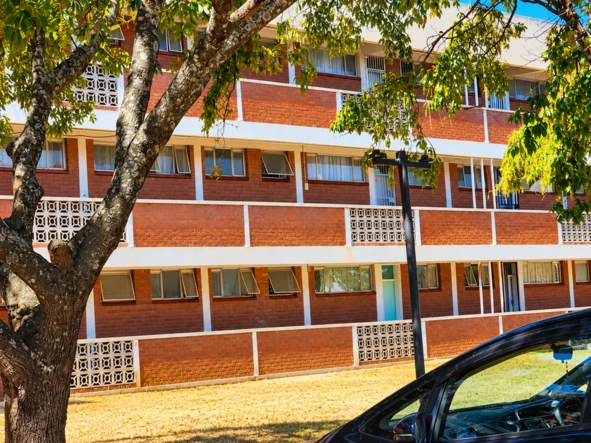 2 Bedroom Flat & Apartment