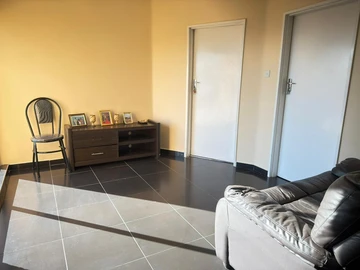 6 Bedroom House