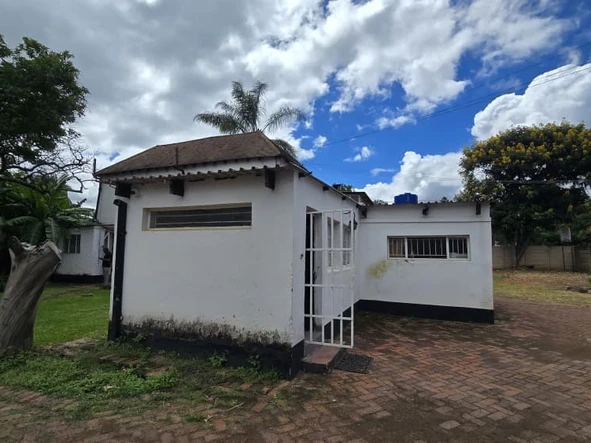 6 Bedroom House