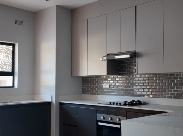 2 Bedroom Flat & Apartment